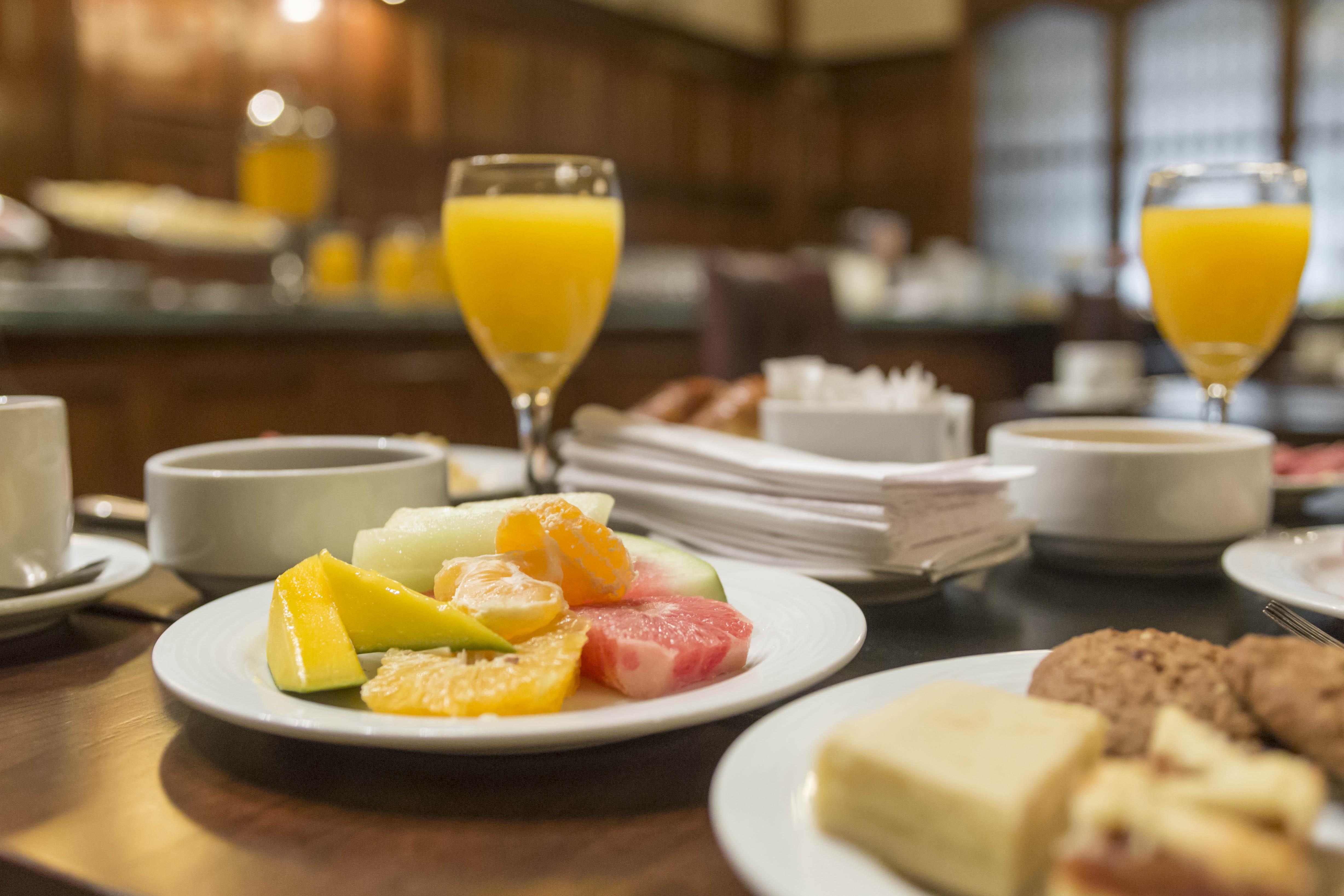Claridge Hotel Buenos Aires Zewnętrze zdjęcie A continental breakfast